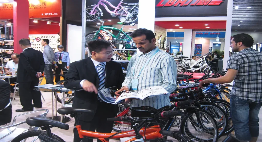 Stands de proveedores en la Feria de Cantón